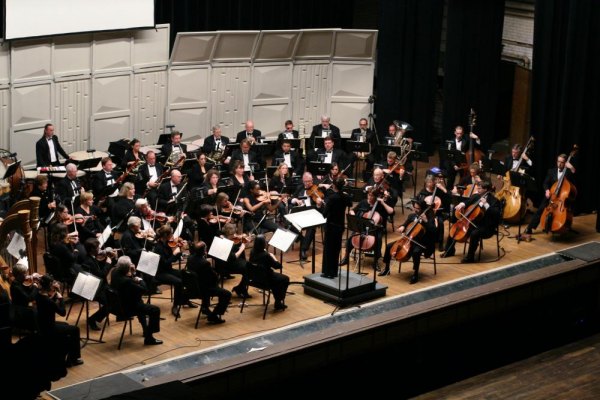 Huntington Symphony Celebrates "A Winter's Delight" The Huntington Symphony Orchestra